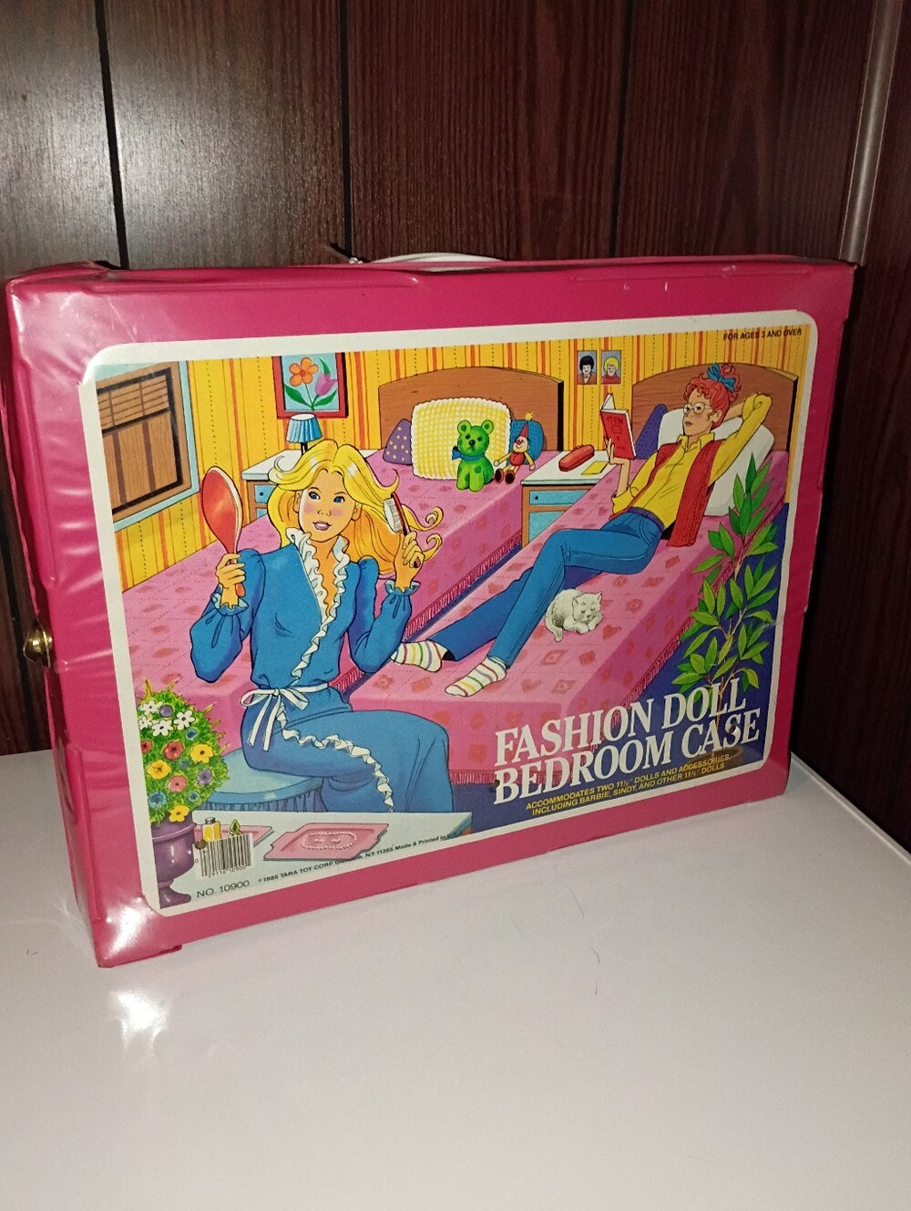 VTG 1985 TARA TOYS FASHION DOLL BEDROOM SET